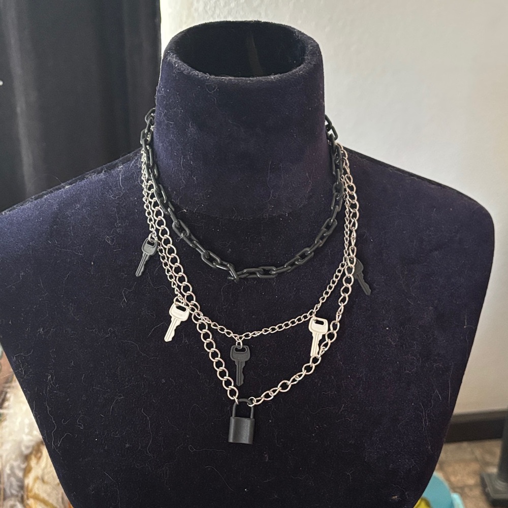 ROMWE Lock & Key Layered Chain Necklace